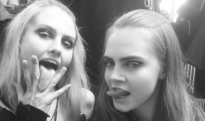 La lesbifoto: Cara Delevingne y Charlotte Free