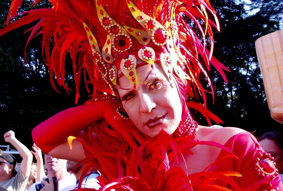 Una drag queen en la Cabalgata de Reyes