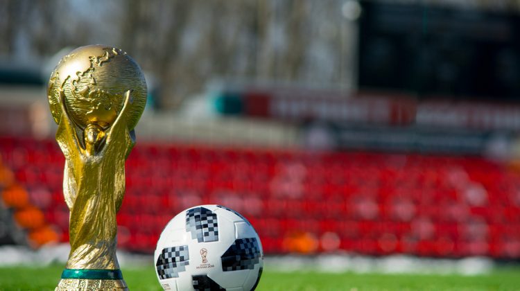 Lesbiana.es - Homofobia en el fútbol - de nuevo de la mano