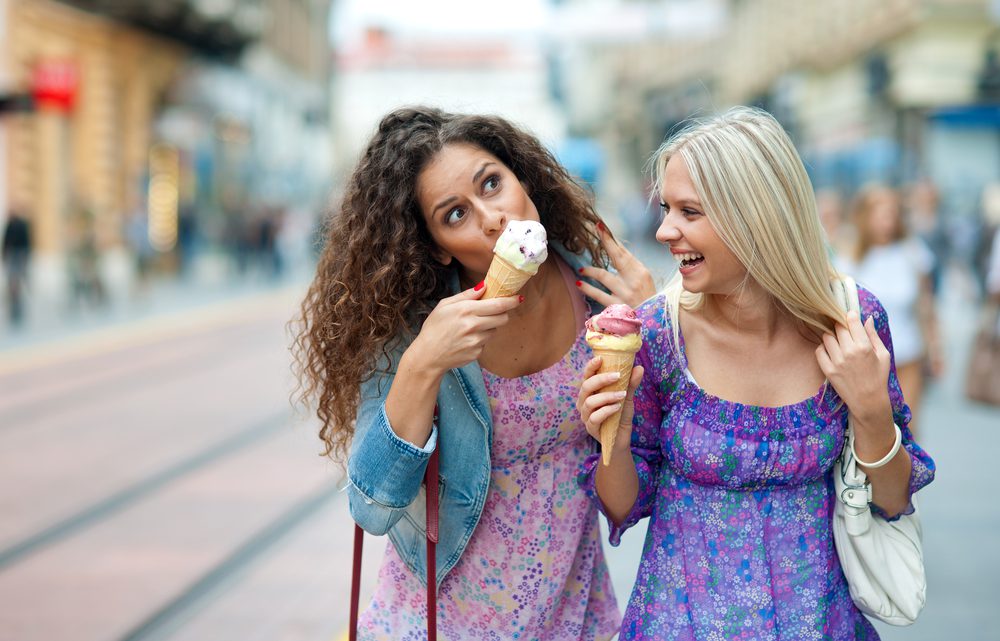 ¿Es buena idea liarte con tu mejor amiga?