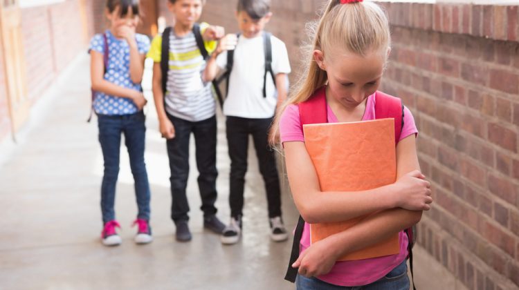 Hoy queremos tratar un tema muy delicado: la homofobia en las escuelas.